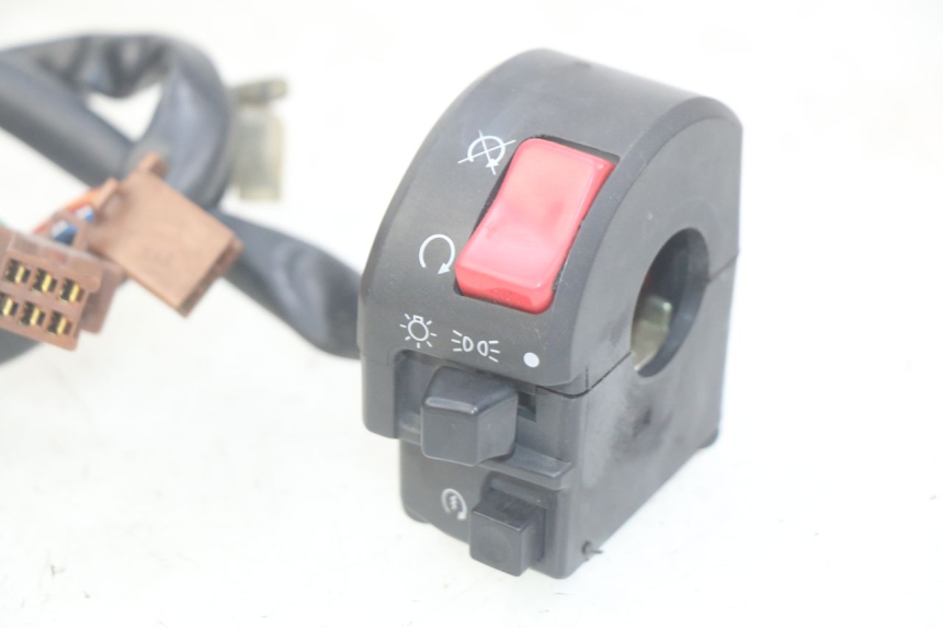 photo de COMANDO DIREITO YAMAHA FZS FAZER 600 (1998 - 2001) - Pontos de fixação