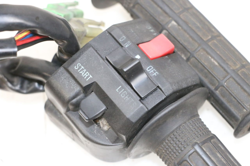 photo de COMANDO DIREITO KAWASAKI GPX R WARBIRD 600 (1988 - 1993) - Ampliação técnica