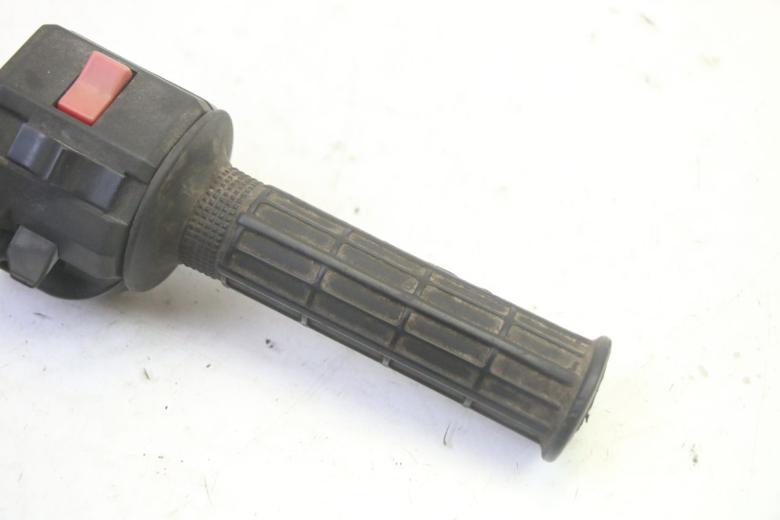 photo de COMANDO DIREITO KAWASAKI GPZ RX 1000 (1986 - 1988) - Zoom do estado de desgaste