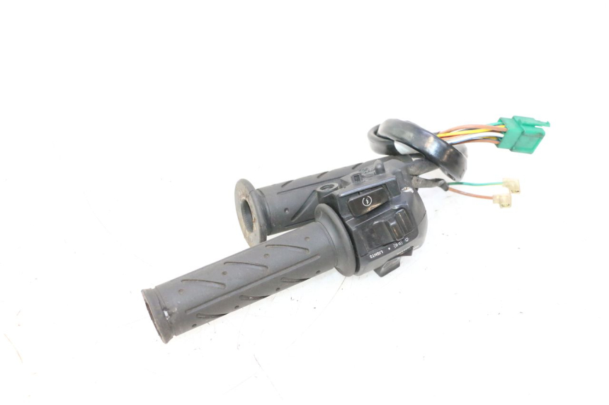 photo de COMANDO DIREITO KYMCO GRAND DINK 125 (2008 - 2014) - Zoom do estado de desgaste
