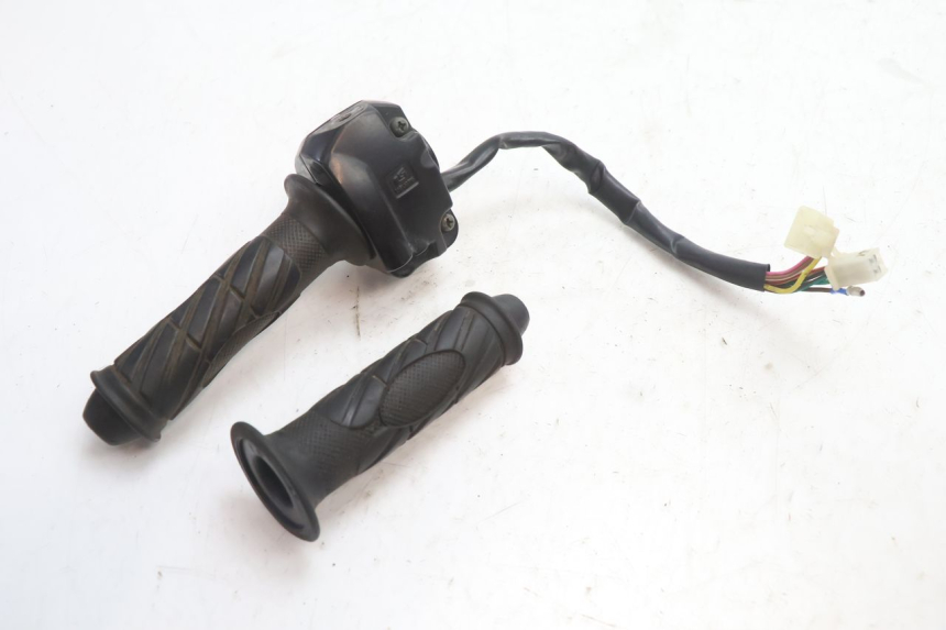photo de COMANDO DIREITO TNT MOTOR GRIDO 2T 50 (2010 - 2019) - Ampliação técnica