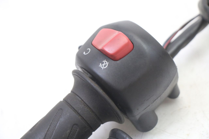 photo de COMANDO DIREITO SUZUKI GS GSE 500 (2001 - 2003) - Vista geral