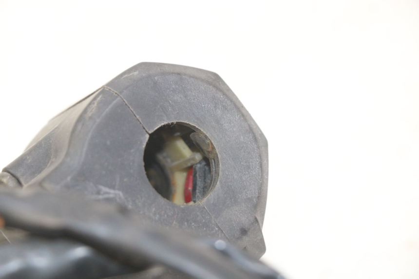 photo de COMANDO DIREITO SUZUKI GSX-F GSX  F 1100 (1988 - 1994) - Detalhe da peça