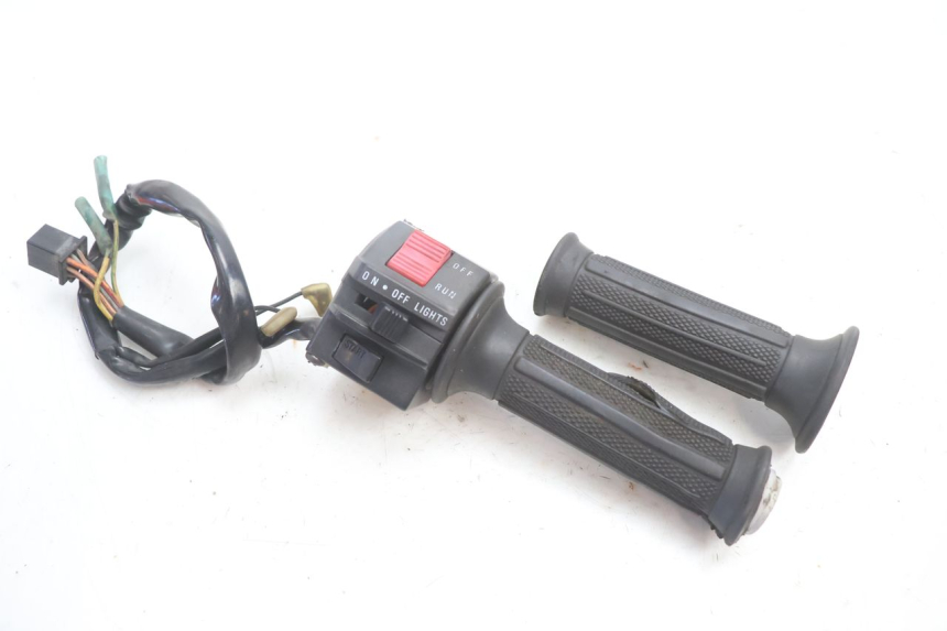 photo de COMUTADOR DIREITO SUZUKI GSX F GSXF 750 (1988 - 1998) - Vista principal