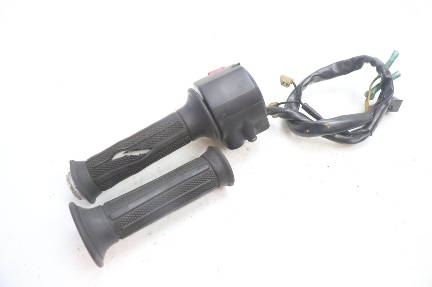 photo de COMUTADOR DIREITO SUZUKI GSX F GSXF 750 (1988 - 1998) - Vista geral