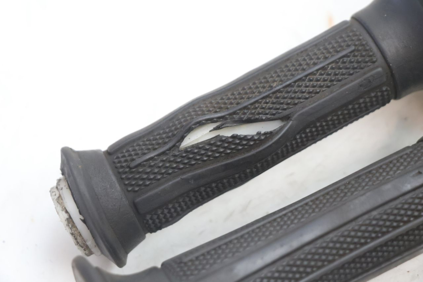 photo de COMUTADOR DIREITO SUZUKI GSX F GSXF 750 (1988 - 1998) - Pontos de fixação