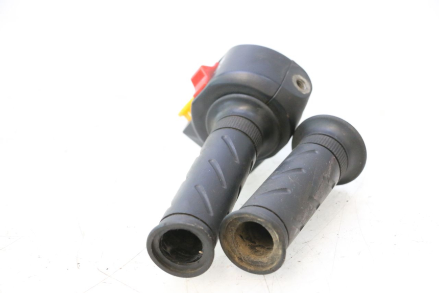 photo de COMANDO DIREITO EUROCKA GTR 50 (2007 - 2017) - Pontos de fixação