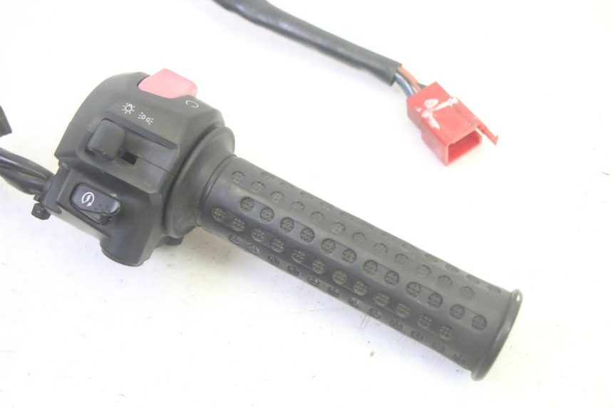 photo de COMANDO DIREITO SYM GTS EVO 125 (2009 - 2013) - Detalhe da peça