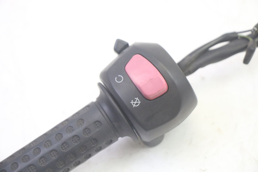 photo de COMANDO DIREITO SYM GTS EVO 125 (2009 - 2013) - Ampliação técnica