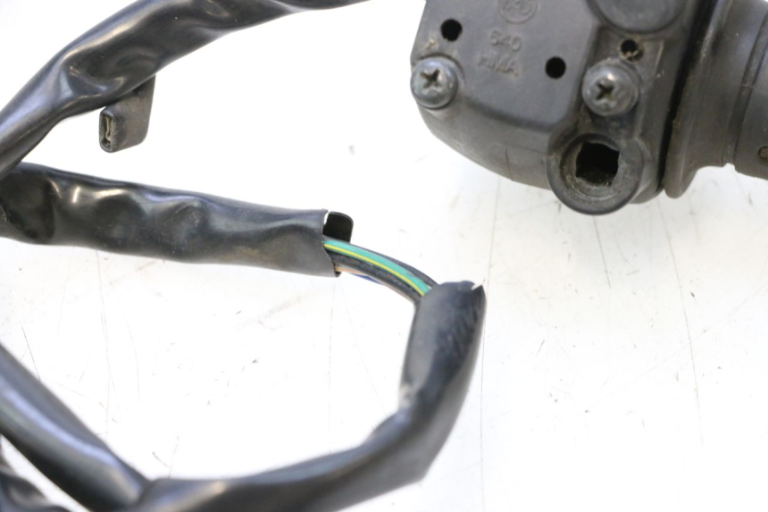 photo de COMANDO DIREITO SYM GTS EVO 125 (2009 - 2013) - Pontos de fixação