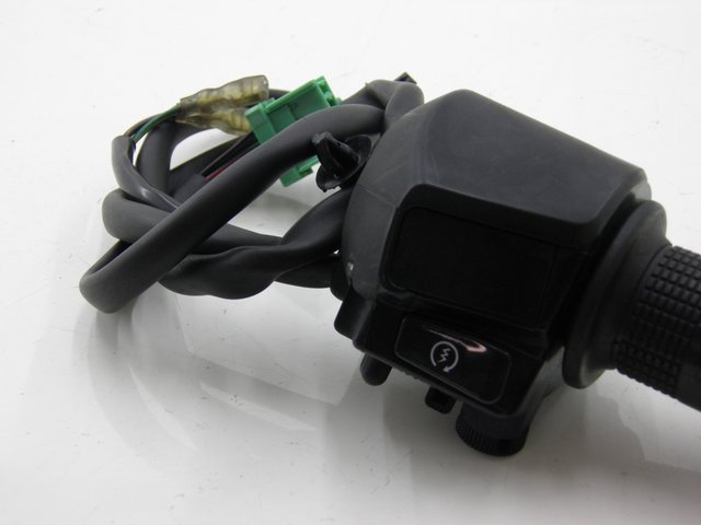 photo de COMANDO DIREITO HONDA FES S-WING SWING 125 (2007 - 2015) - Outro ângulo de visão