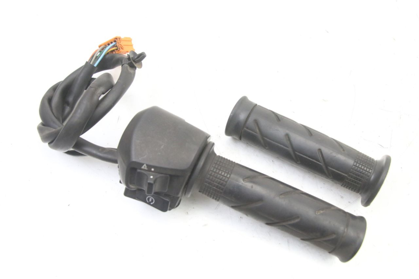 photo de COMANDO DIREITO HONDA FES S-WING SWING ABS 125 (2007 - 2015) - Vista principal