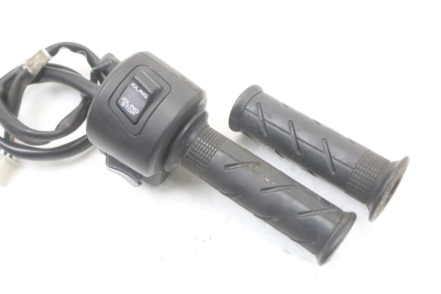 photo de COMANDO DIREITO HONDA PCX (JF28) 125 (2009 - 2011) - Zoom do estado de desgaste