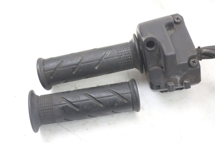 photo de COMANDO DIREITO HONDA PCX (JF28) 125 (2009 - 2011) - Ampliação técnica