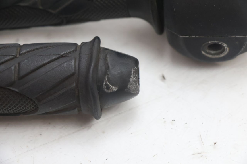 photo de COMANDO DIREITO KEEWAY HURRICANE 50 (2006 - 2019) - Ampliação técnica