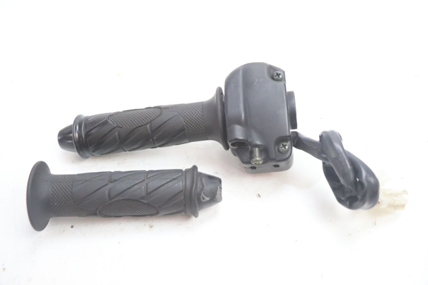 photo de COMANDO DIREITO KEEWAY HURRICANE 50 (2006 - 2019) - Vista geral