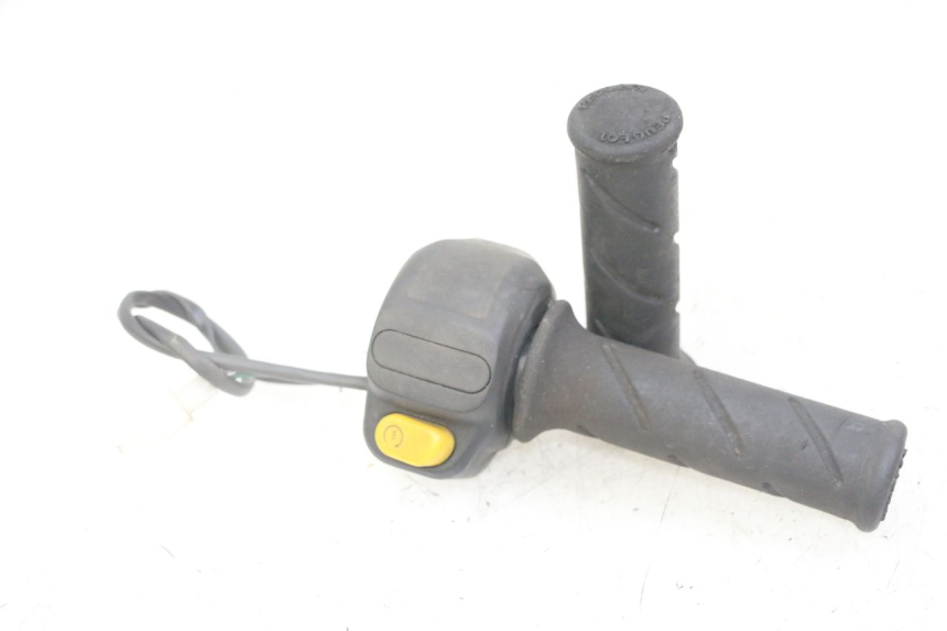 photo de COMANDO DIREITO PEUGEOT JET FORCE CARBU 50 (2003 - 2016) - Vista principal