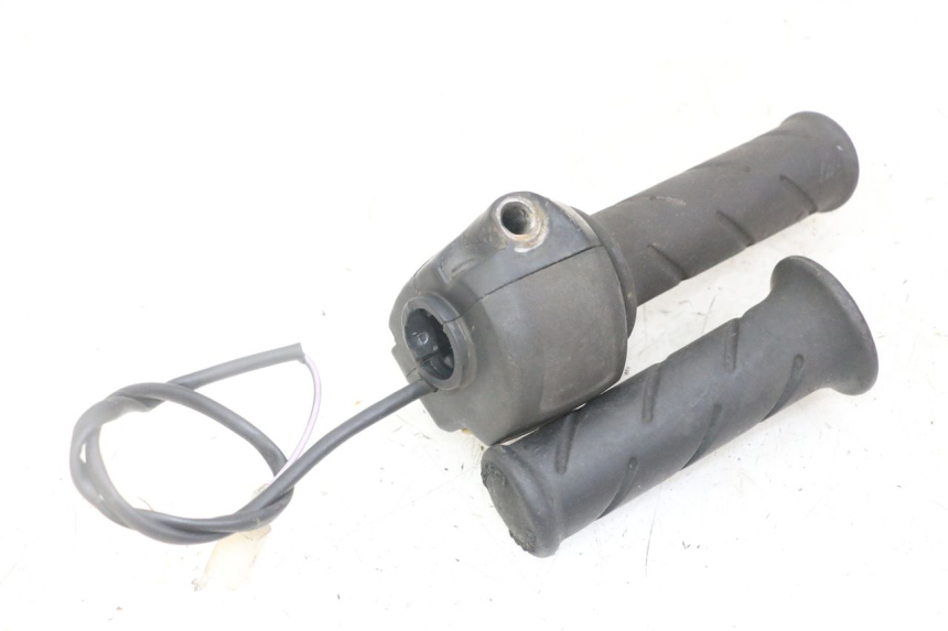 photo de COMANDO DIREITO PEUGEOT JET FORCE CARBU 50 (2003 - 2016) - Zoom do estado de desgaste