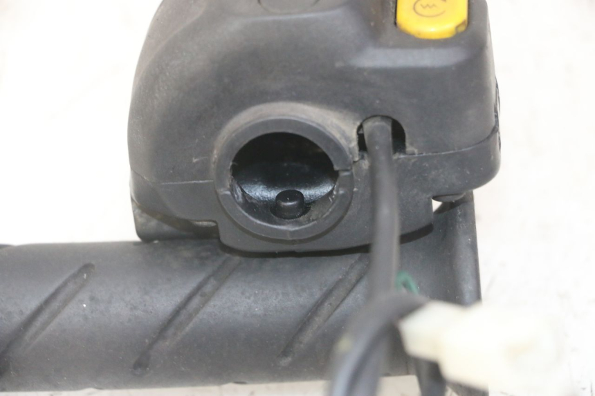 photo de COMANDO DIREITO PEUGEOT JET FORCE CARBU 50 (2003 - 2016) - Ampliação técnica