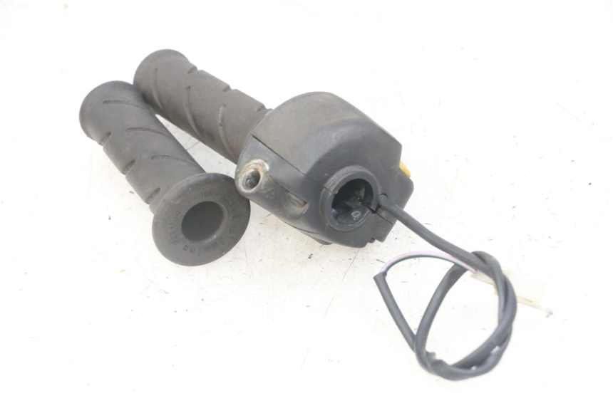 photo de COMANDO DIREITO PEUGEOT JET FORCE CARBU 50 (2003 - 2016) - Vista geral