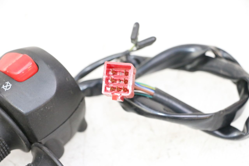photo de COMANDO DIREITO SYM JOYMAX 125 (2010 - 2017) - Pontos de fixação