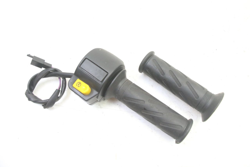 photo de COMANDO DIREITO PEUGEOT KISBEE 2T 50 (2010 - 2017) - Vista principal