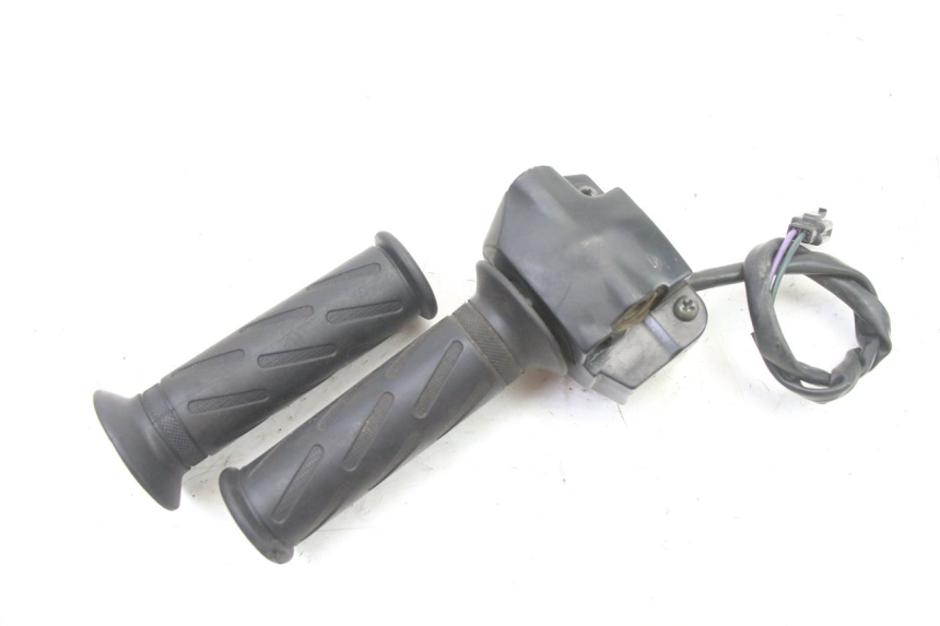 photo de COMANDO DIREITO PEUGEOT KISBEE 2T 50 (2010 - 2017) - Outro ângulo de visão
