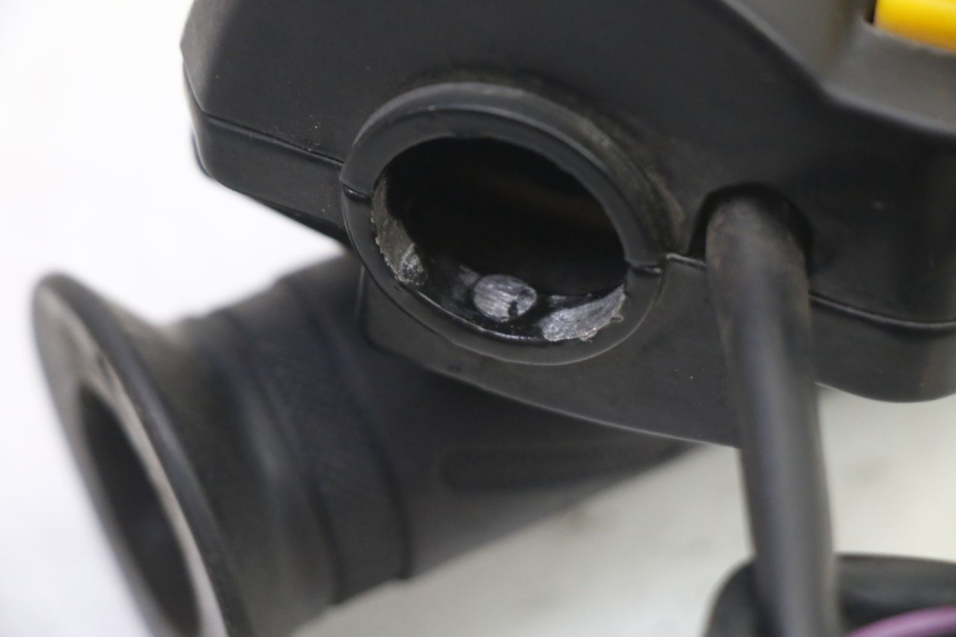 photo de COMANDO DIREITO PEUGEOT KISBEE 2T 50 (2010 - 2017) - Ampliação técnica