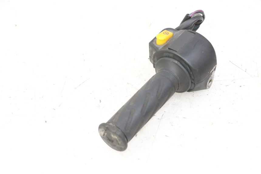 photo de COMANDO DIREITO PEUGEOT KISBEE 2T 50 (2010 - 2017) - Ampliação técnica