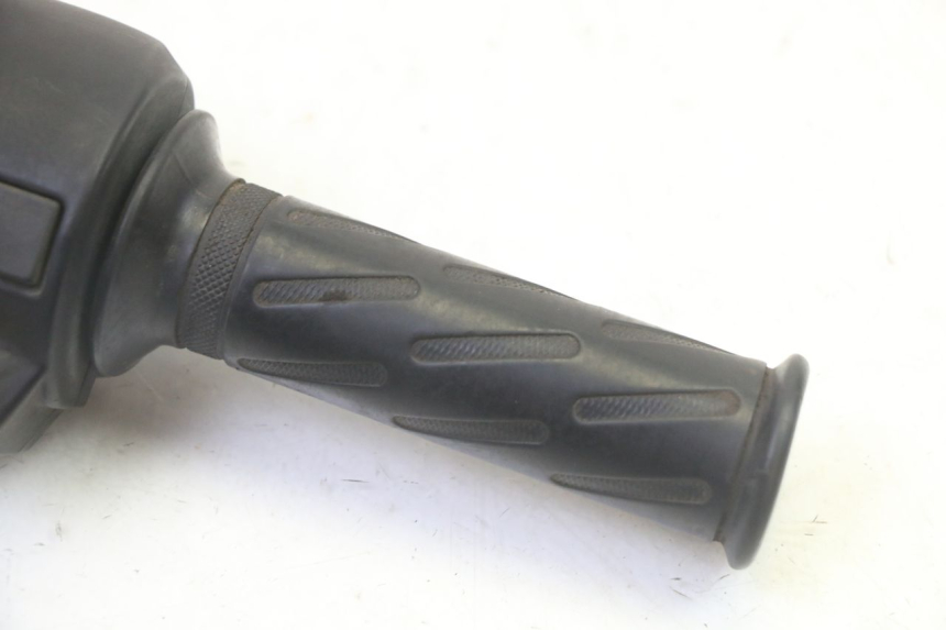 photo de COMANDO DIREITO PEUGEOT KISBEE 2T 50 (2010 - 2017) - Zoom do estado de desgaste