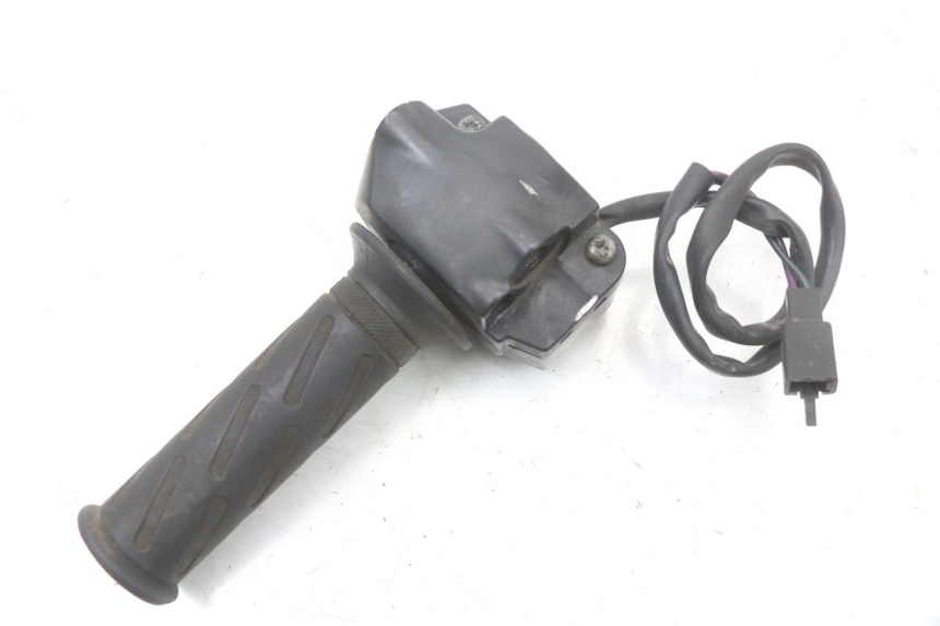 photo de COMANDO DIREITO PEUGEOT KISBEE 4T 50 (2010 - 2017) - Outro ângulo de visão