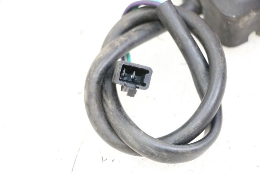 photo de COMANDO DIREITO PEUGEOT KISBEE 4T 50 (2018 - 2022) - Zoom do estado de desgaste