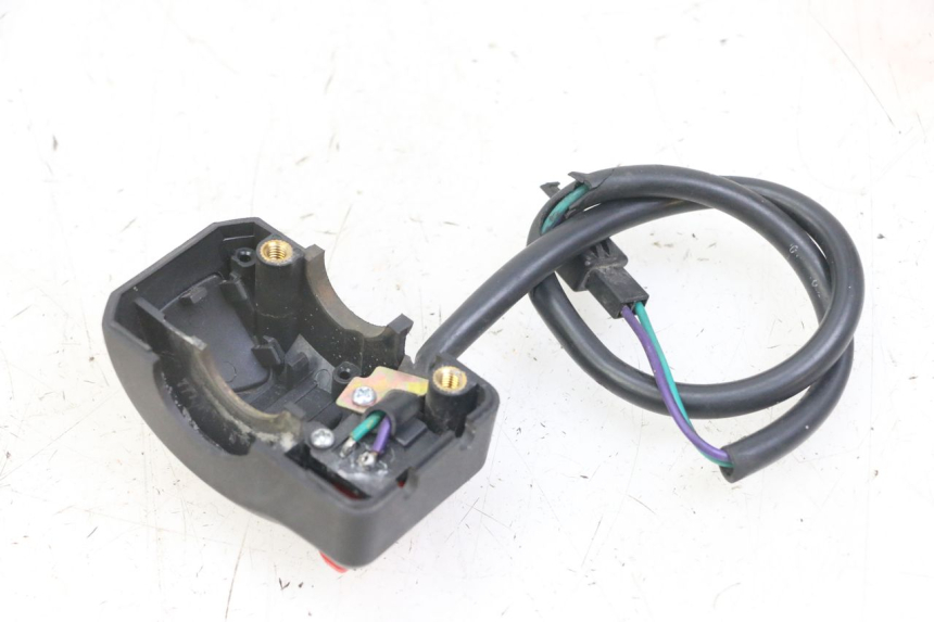 photo de COMANDO DIREITO PEUGEOT KISBEE 4T 50 (2018 - 2022) - Detalhe da peça