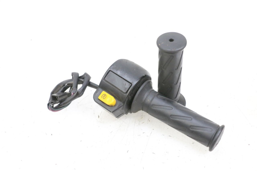 photo de COMANDO DIREITO PEUGEOT KISBEE 4T 50 (2010 - 2017) - Vista principal