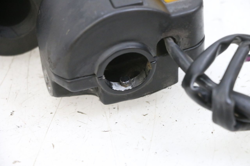 photo de COMANDO DIREITO PEUGEOT KISBEE 4T 50 (2010 - 2017) - Ampliação técnica