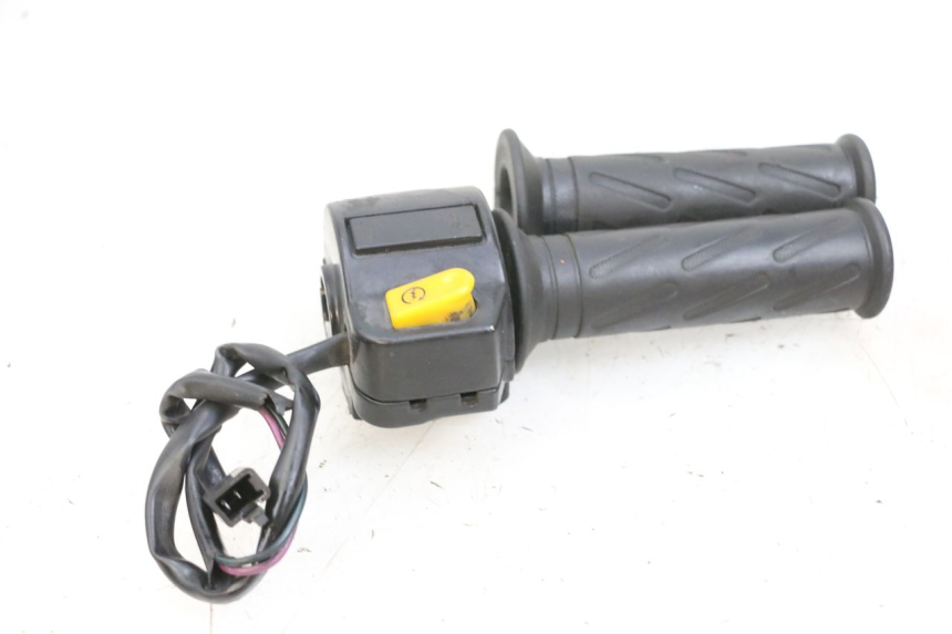 photo de COMANDO DIREITO PEUGEOT KISBEE 4T 50 (2010 - 2017) - Vista geral
