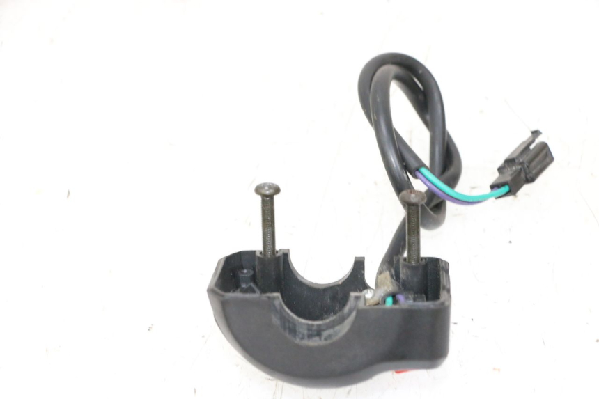 photo de COMANDO DIREITO PEUGEOT KISBEE 4T 50 (2010 - 2017) - Detalhe da peça