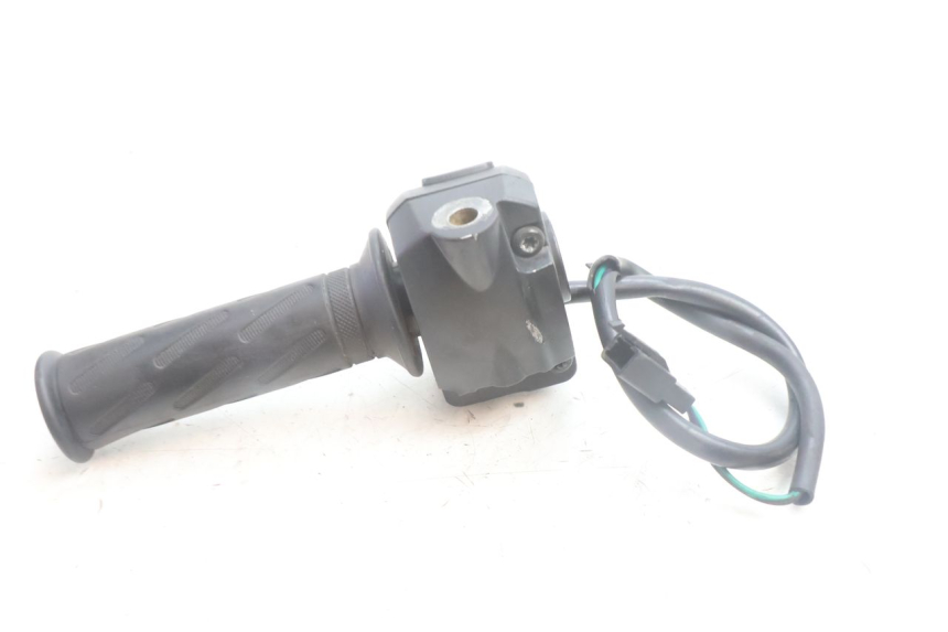 photo de COMANDO DIREITO PEUGEOT KISBEE 4T 50 (2010 - 2017) - Pontos de fixação