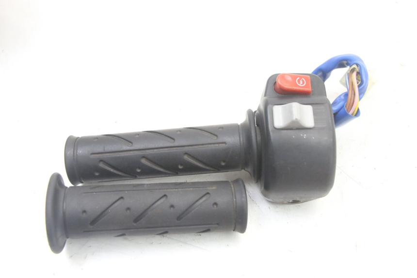 photo de COMANDO DIREITO KYMCO PEOPLE S 125 (2000 - 2008) - Zoom do estado de desgaste