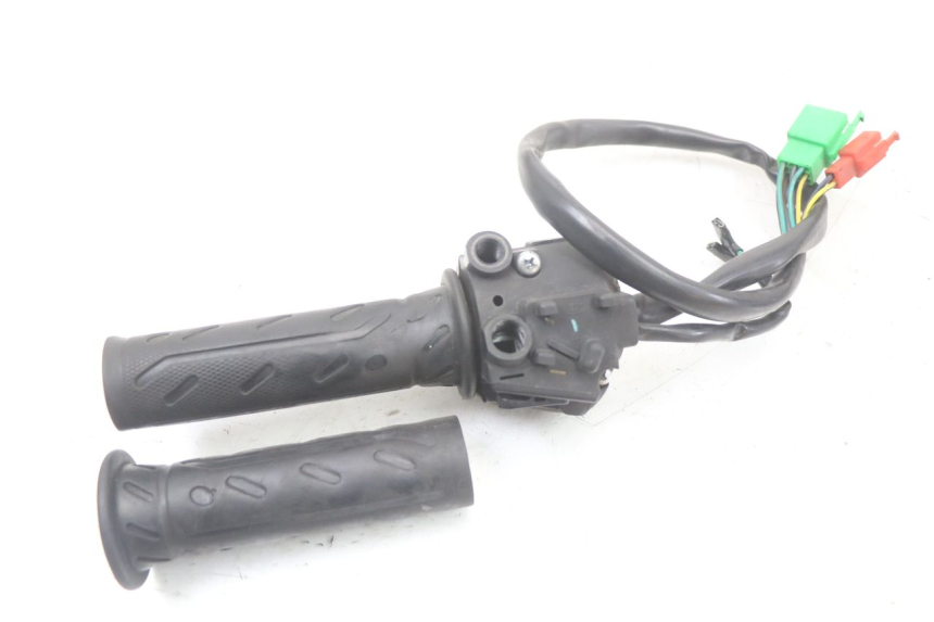photo de COMANDO DIREITO KYMCO X-TOWN XTOWN 125 (2016 - 2021) - Pontos de fixação