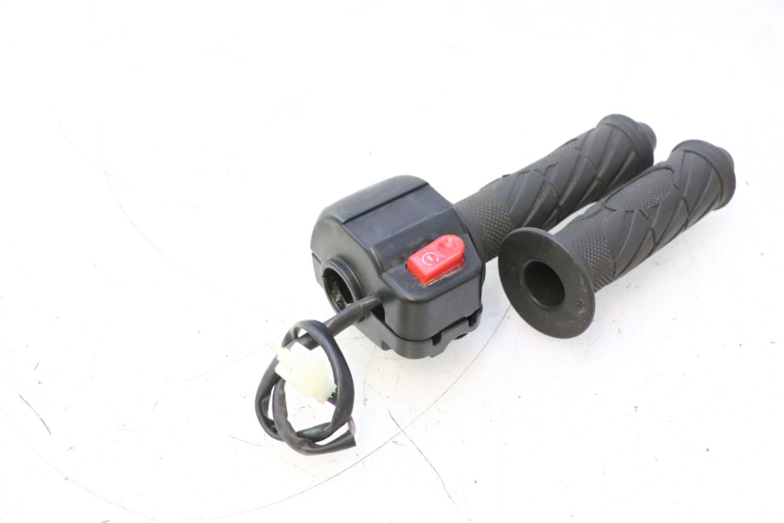 photo de COMUTADOR DIREITO LONGJIA LJ50QT 8M 2T 50 (2010 - 2017) - Detalhe da peça