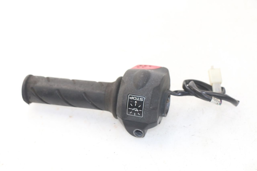 photo de COMANDO DIREITO PEUGEOT LUDIX 50 (2008 - 2017) - Ampliação técnica
