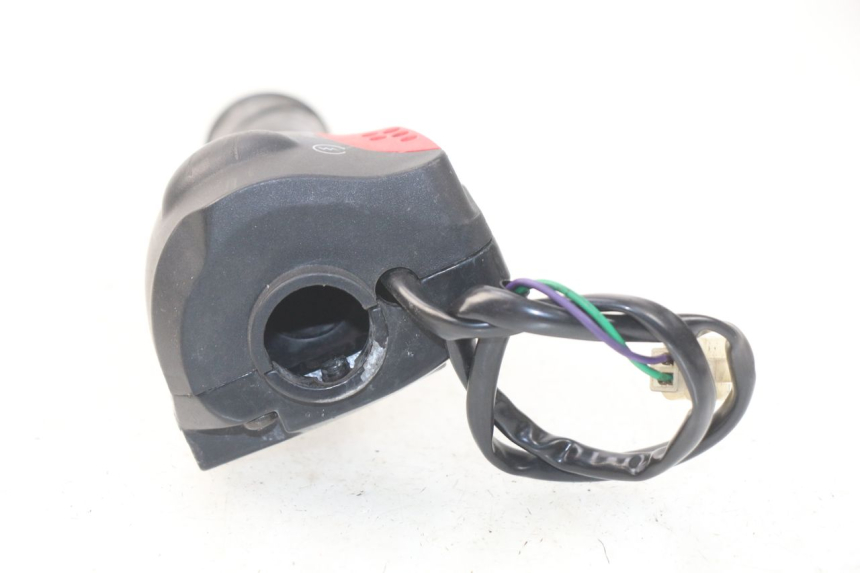 photo de COMANDO DIREITO PEUGEOT LUDIX 50 (2008 - 2017) - Zoom do estado de desgaste