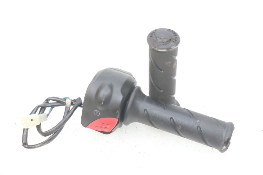 photo de COMANDO DIREITO PEUGEOT LUDIX 50 (2008 - 2017) - Vista principal