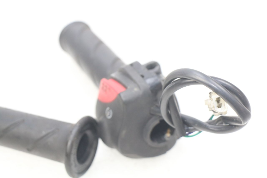 photo de COMANDO DIREITO PEUGEOT LUDIX 50 (2008 - 2017) - Detalhe da peça