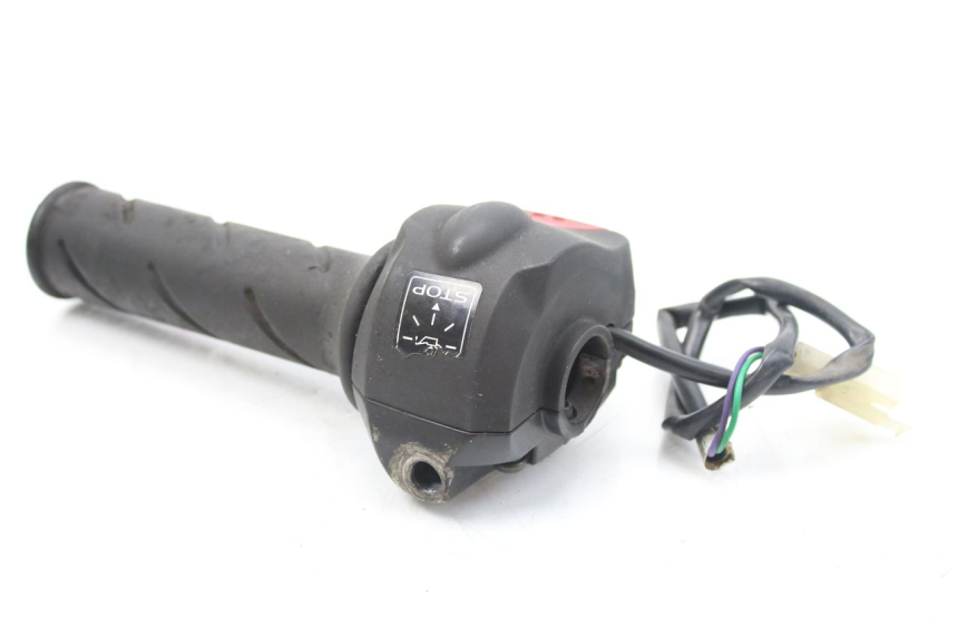 photo de COMANDO DIREITO PEUGEOT LUDIX 50 (2008 - 2017) - Detalhe da peça