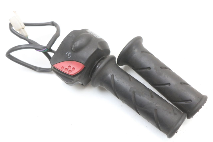 photo de COMANDO DIREITO PEUGEOT LUDIX 50 (2008 - 2017) - Ampliação técnica
