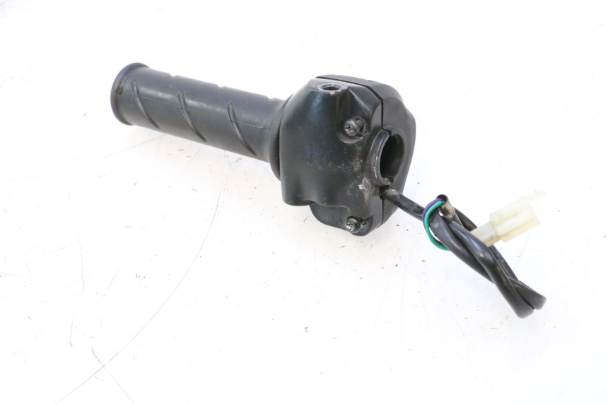 photo de COMANDO DIREITO PEUGEOT LUDIX 50 (2008 - 2017) - Zoom do estado de desgaste