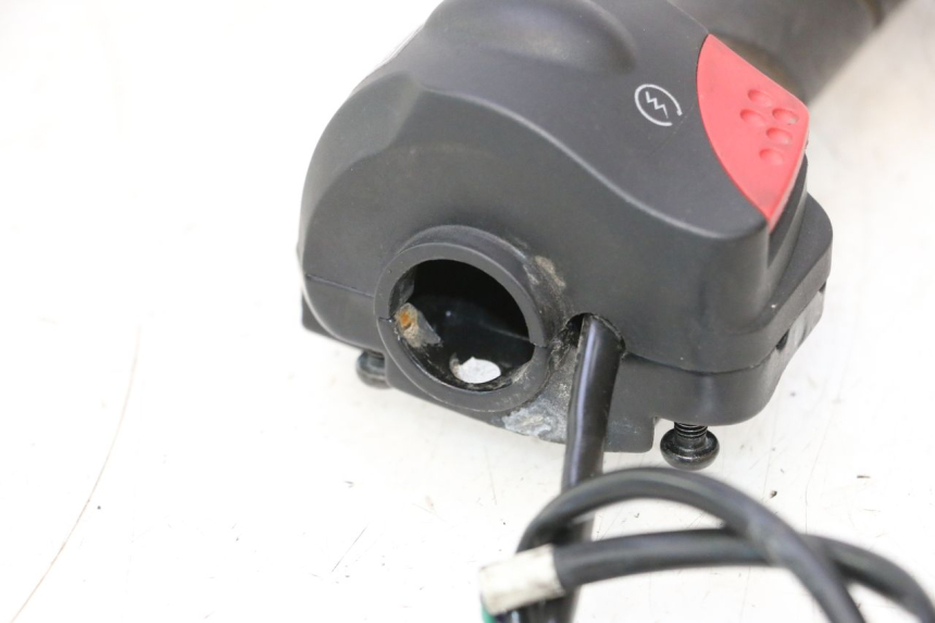 photo de COMANDO DIREITO PEUGEOT LUDIX 50 (2008 - 2017) - Vista geral