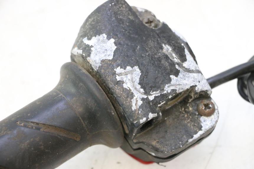 photo de COMANDO DIREITO PEUGEOT LUDIX ONE 50 (2004 - 2013) - Zoom do estado de desgaste
